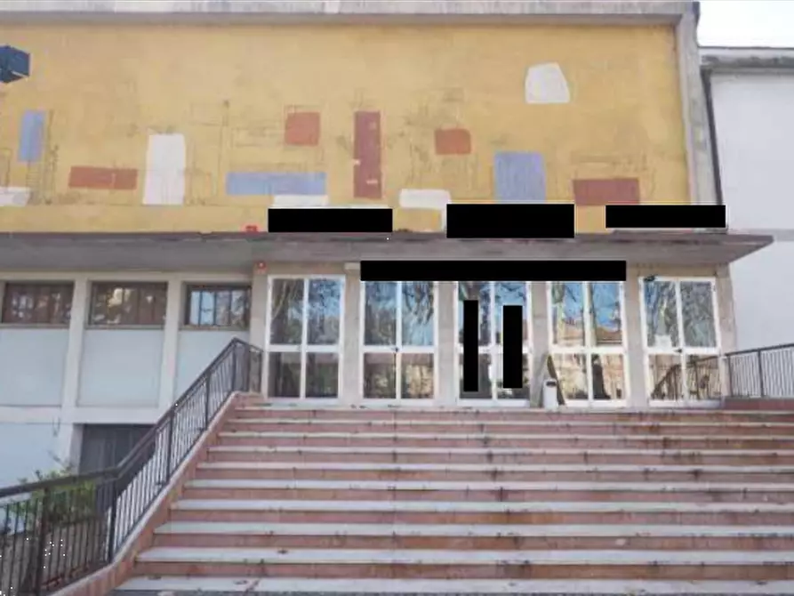 Immagine 10 di Stabile in vendita  in Via Guglielmo Marconi a Rovigo