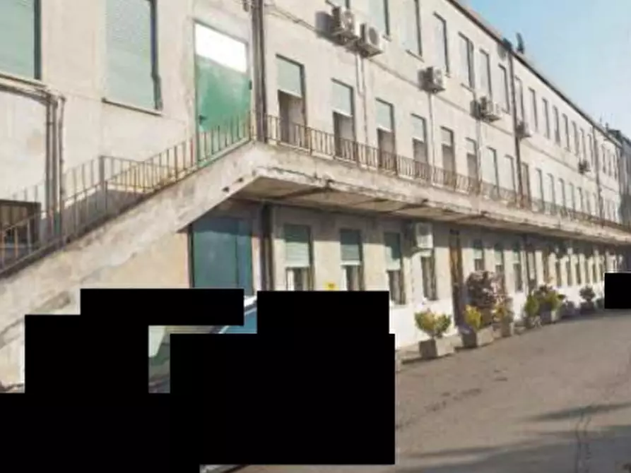 Immagine 15 di Stabile in vendita  in Via Guglielmo Marconi a Rovigo