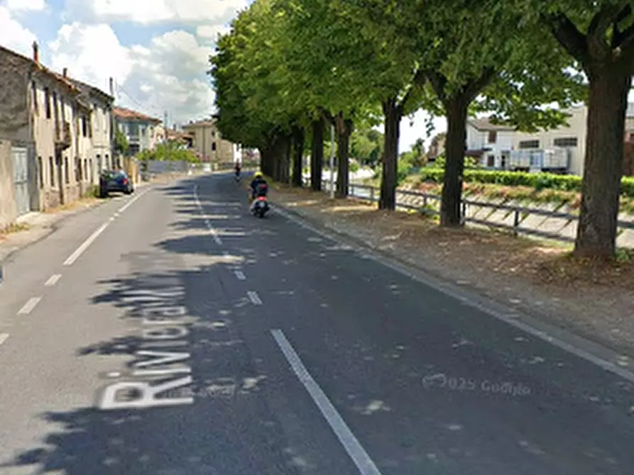 Immagine 2 di Garage in vendita  in Via Riviera Giacomo Matteotti a Badia Polesine