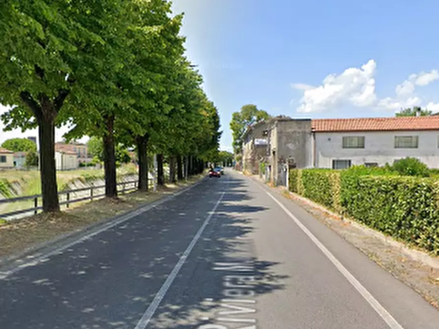 Immagine 3 di Garage in vendita  in Via Riviera Giacomo Matteotti a Badia Polesine