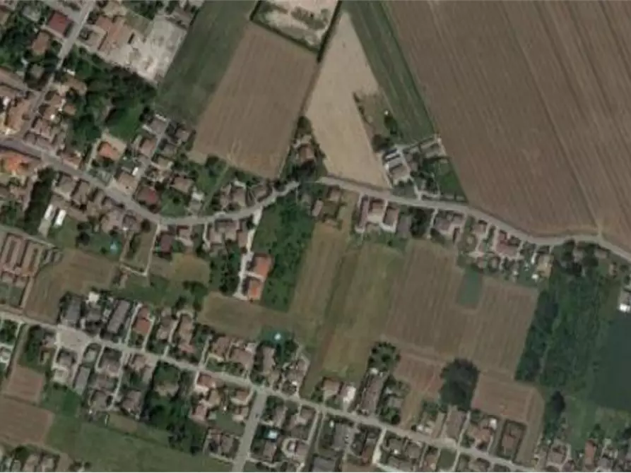 Immagine 14 di Terreno edificabile in vendita  in Via Correggio a Bondeno