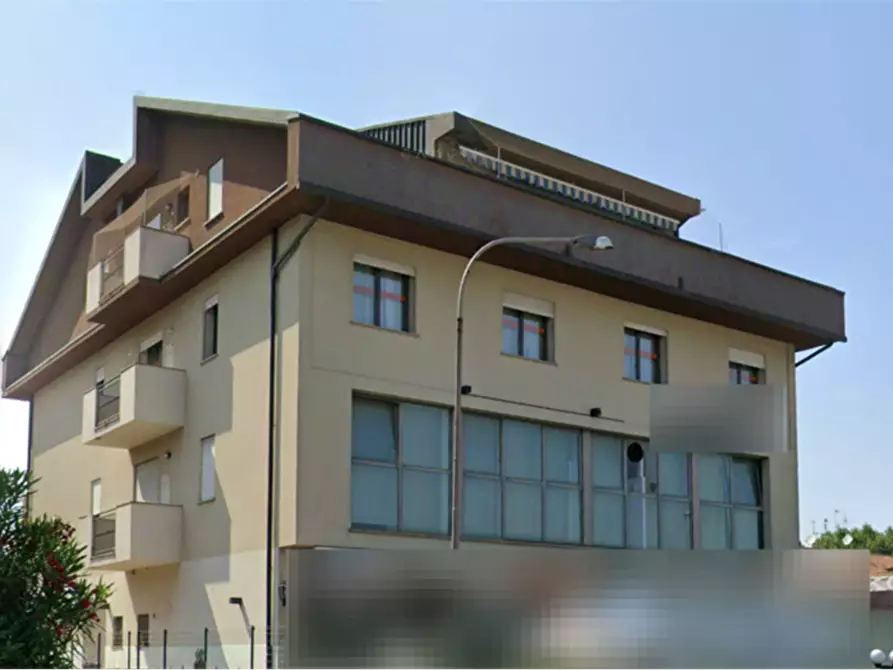 Immagine 3 di Ufficio in vendita  in Viale Porta Adige a Rovigo