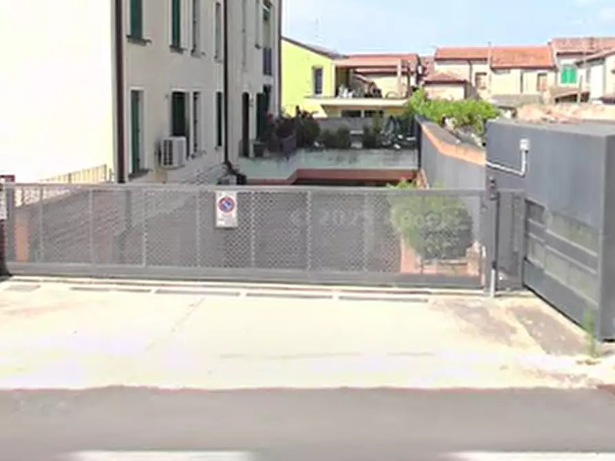 Immagine 3 di Garage in vendita  in Via Riviera Giacomo Matteotti a Badia Polesine