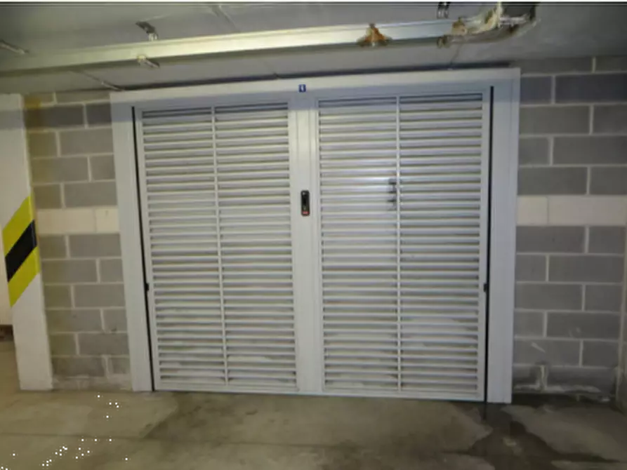 Immagine 1 di Garage in vendita  in Riviera Giacomo Matteotti a Badia Polesine