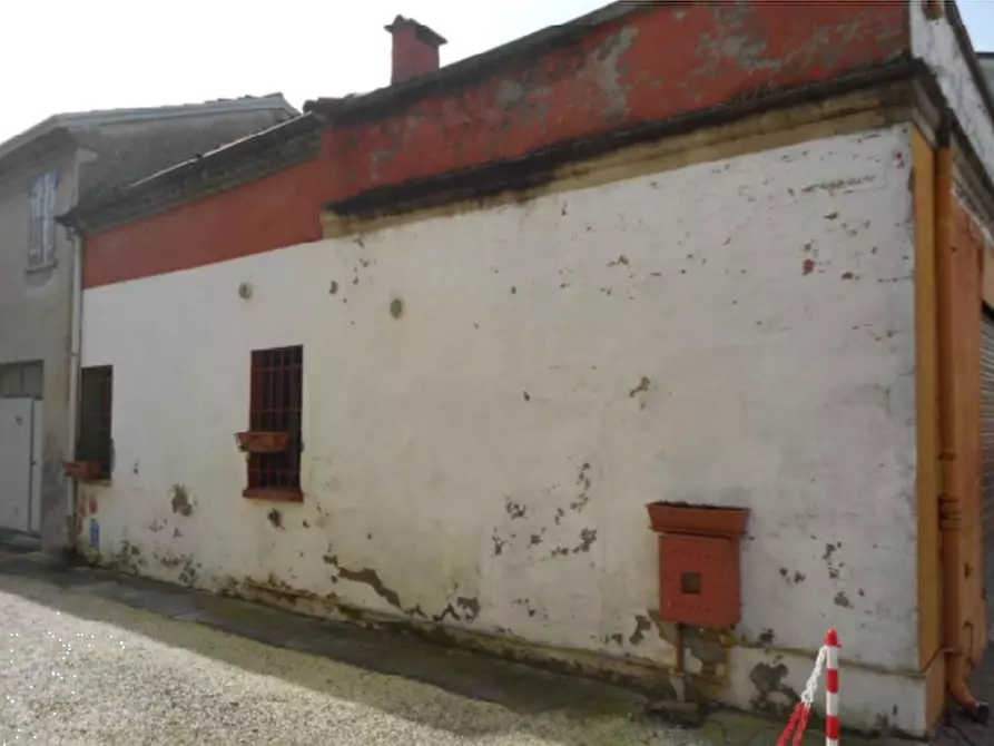 Immagine 6 di Negozio in vendita  in Via Cesare Battisti a Ficarolo