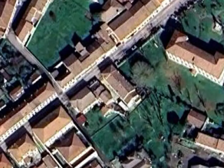 Immagine 11 di Negozio in vendita  in Via Cesare Battisti a Ficarolo