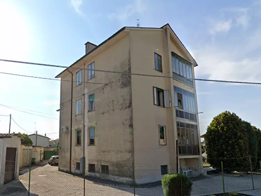 Immagine 7 di Appartamento in vendita  in Via Alcide De Gasperi a Lendinara