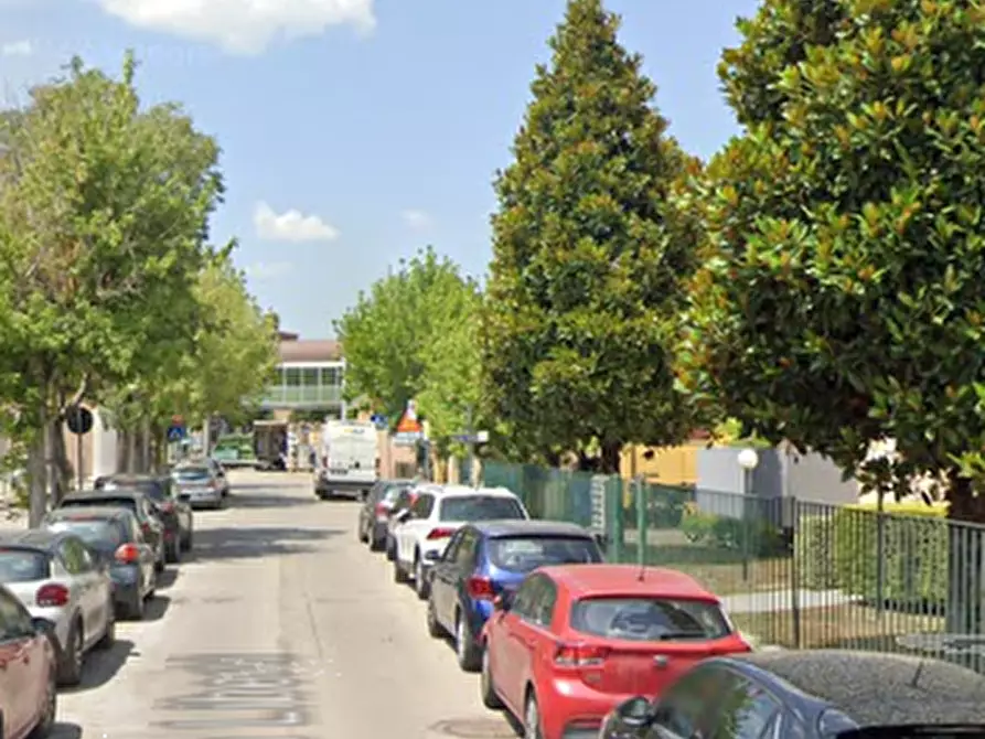 Immagine 4 di Appartamento in vendita  in Viale della Libertà a Cento