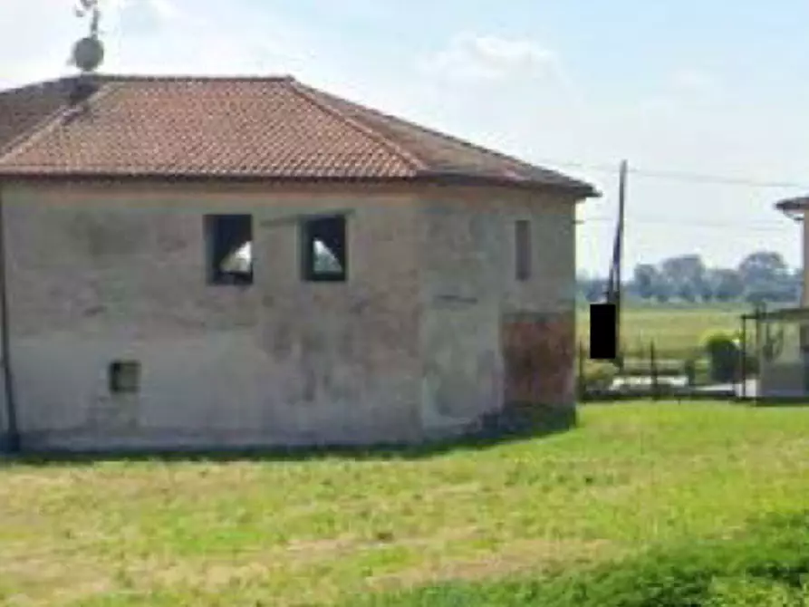 Immagine 4 di Magazzino in vendita  in Via Gorghi a Canda