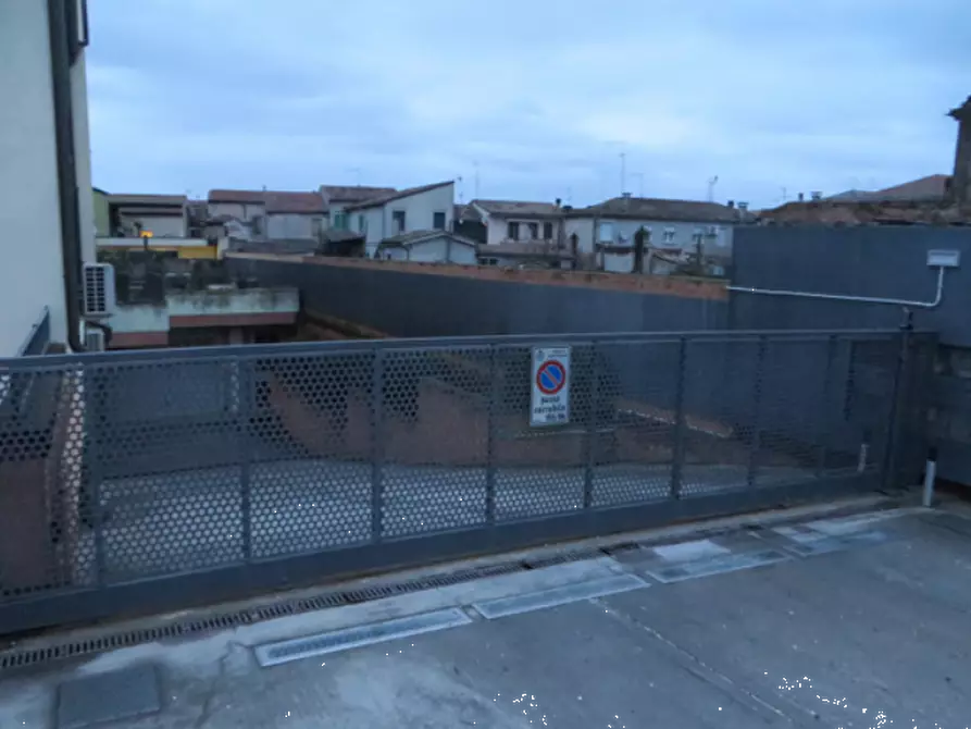 Immagine 3 di Garage in vendita  in Via Riviera Giacomo Matteotti a Badia Polesine