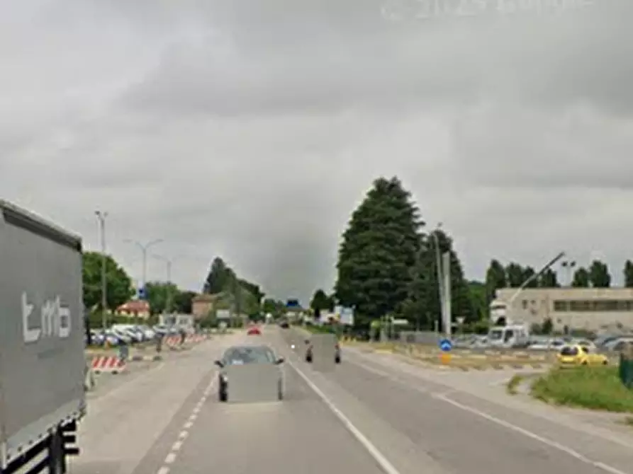 Immagine 7 di Magazzino in vendita  in Via Eridania a Occhiobello