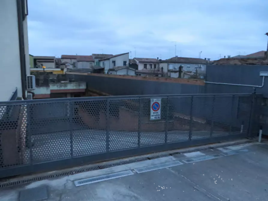 Immagine 2 di Garage in vendita  in Via Riviera Giacomo Matteotti a Badia Polesine