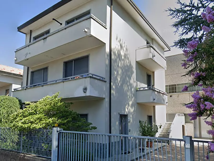 Immagine 3 di Appartamento in vendita  in Via Lario a Cantù