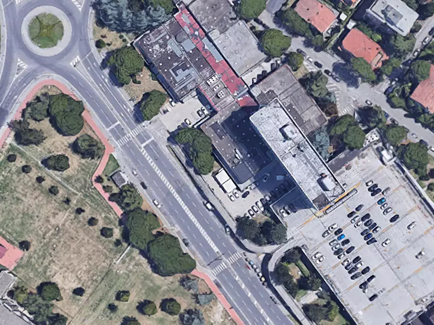 Immagine 15 di Negozio in vendita  in via Sergio Cavina a Ravenna