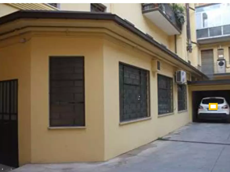 Immagine 1 di Laboratorio in vendita  in Via Cesare Albicini a Forli'