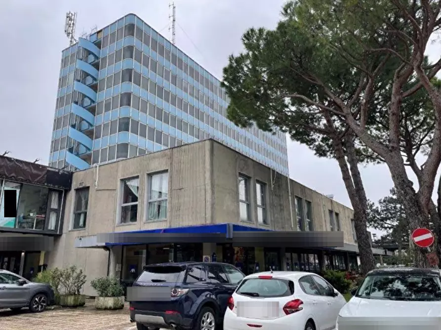 Immagine 1 di Ufficio in vendita  in via Sergio Cavina a Ravenna