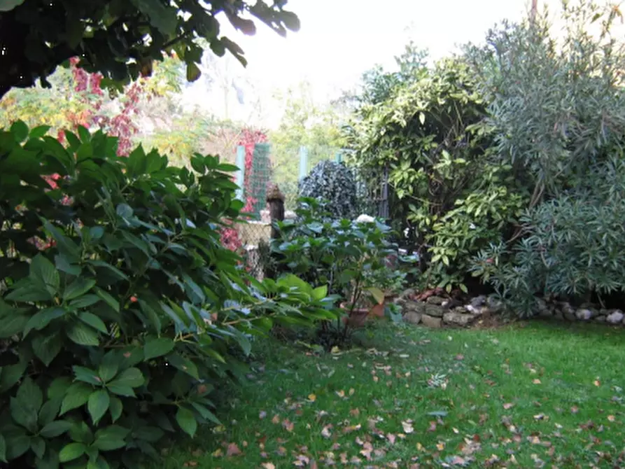 Immagine 10 di Villa in vendita  in Via Trieste a Castelmarte