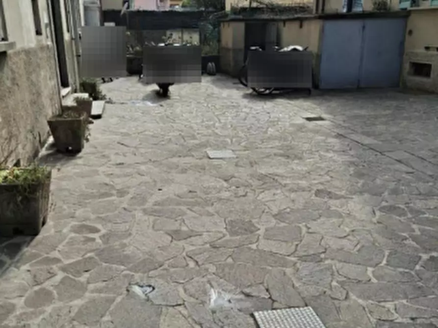 Immagine 9 di Appartamento in vendita  in Via Valleggio a Como