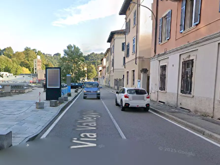 Immagine 11 di Appartamento in vendita  in Via Valleggio a Como