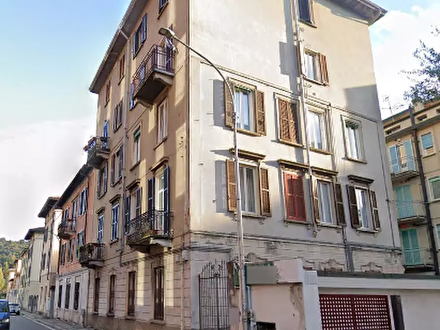 Immagine 8 di Appartamento in vendita  in Via Valleggio a Como