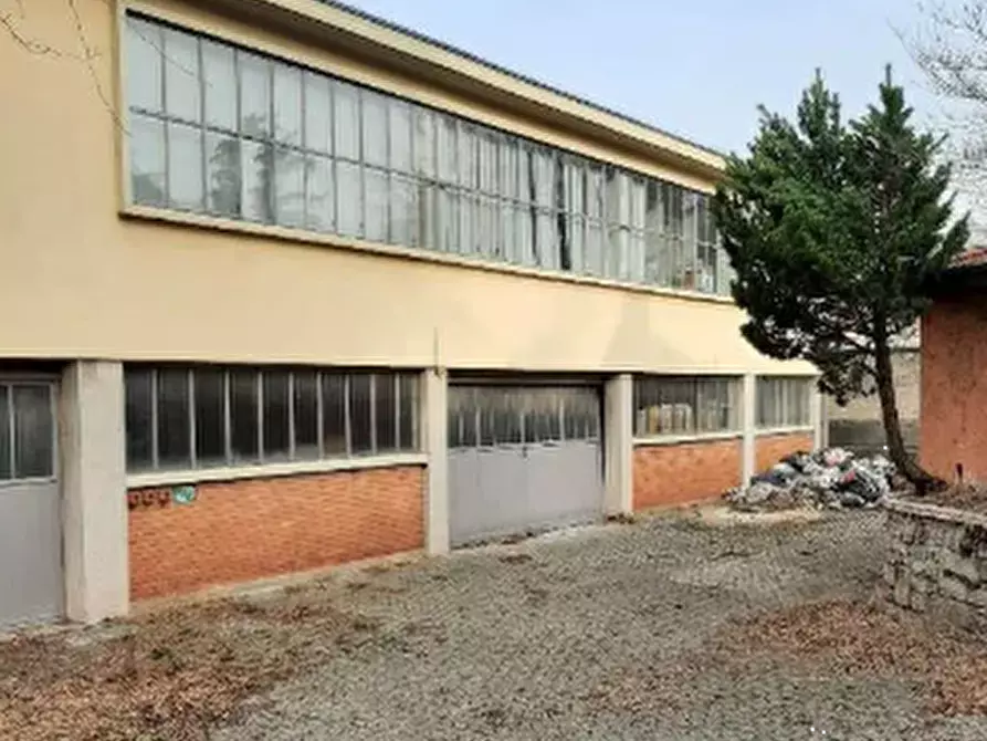 Immagine 2 di Capannone industriale in vendita  in Via Vittorio Veneto a Villa Guardia
