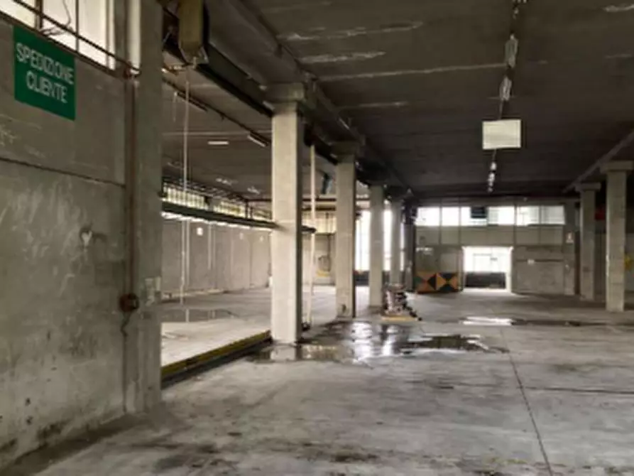 Immagine 8 di Capannone industriale in vendita  in Via Don Satiro Stucchi a Valgreghentino