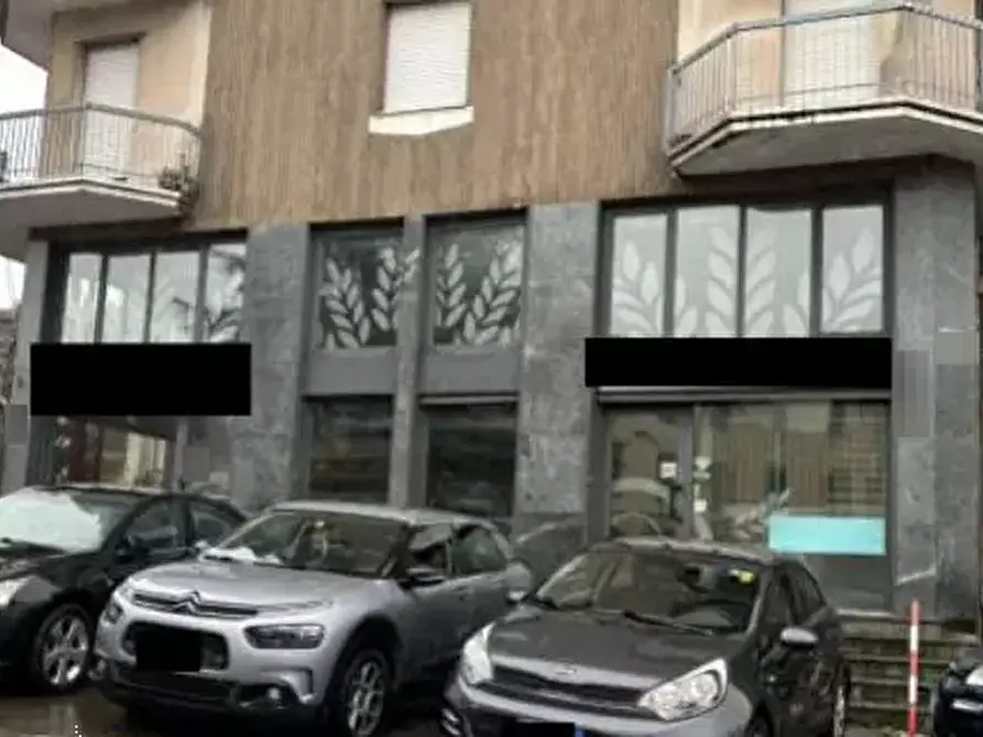 Immagine 2 di Negozio in vendita  in Via Parini a Olgiate Comasco
