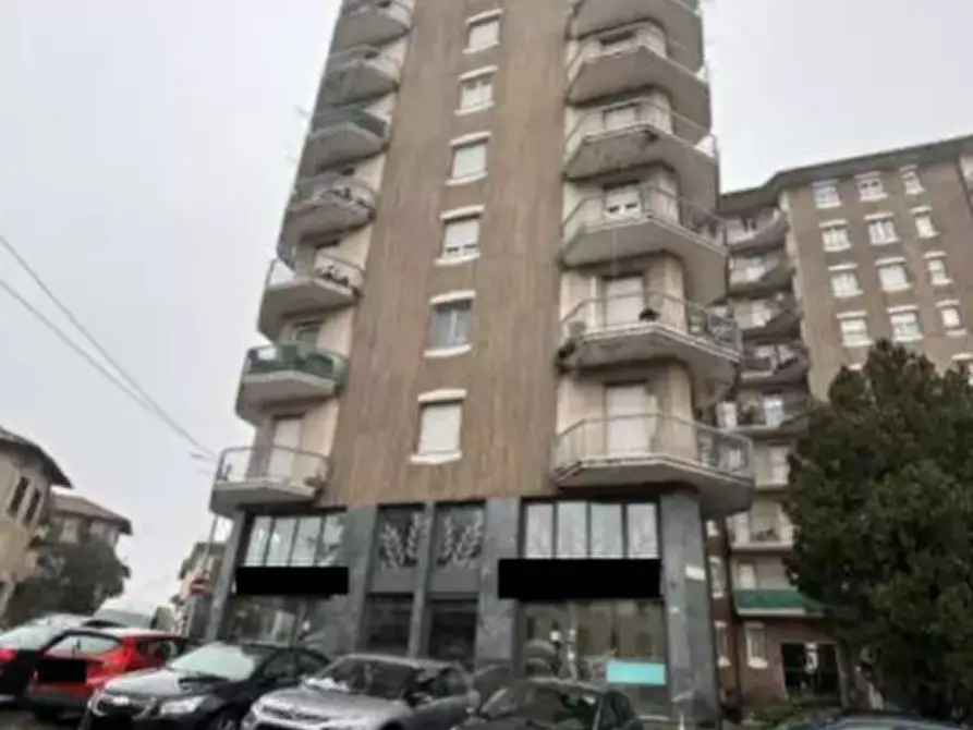 Immagine 4 di Negozio in vendita  in Via Parini a Olgiate Comasco