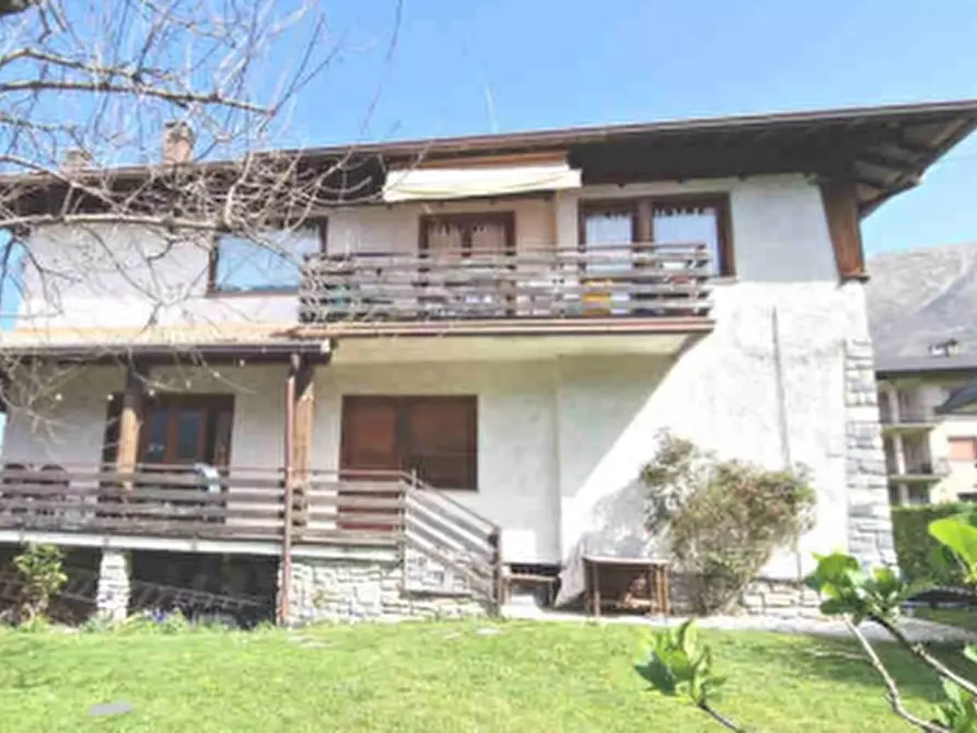 Immagine 7 di Casa bifamiliare in vendita  in Via E. De Amicis a Cassina Valsassina