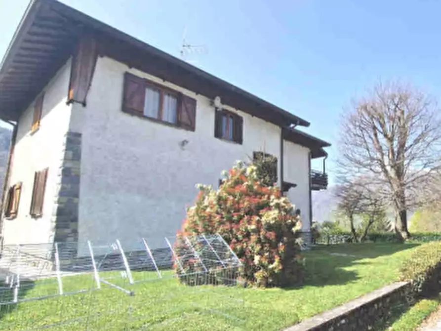 Immagine 13 di Casa bifamiliare in vendita  in Via E. De Amicis a Cassina Valsassina