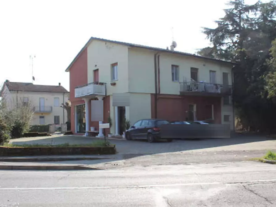 Immagine 4 di Negozio in vendita  in Via dell'Appennino a Forli'