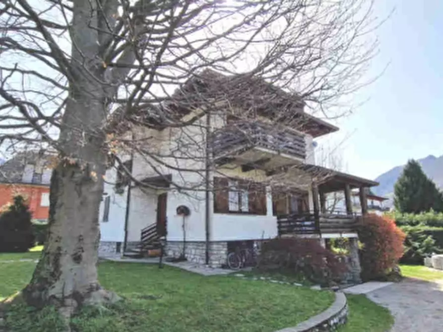 Immagine 15 di Casa bifamiliare in vendita  in Via E. De Amicis a Cassina Valsassina