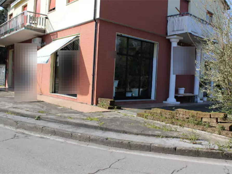 Immagine 11 di Negozio in vendita  in Via dell'Appennino a Forli'