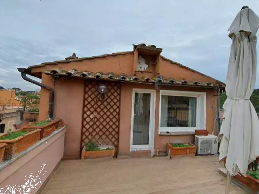 Immagine 1 di Appartamento in vendita  in Via Francesco Crispi a Roma