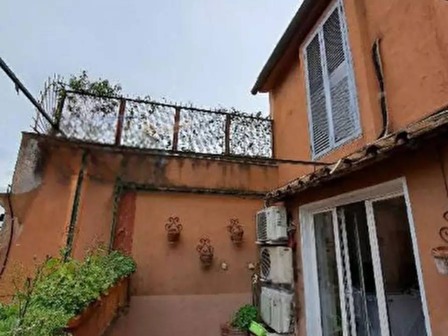 Immagine 2 di Appartamento in vendita  in Via Francesco Crispi a Roma