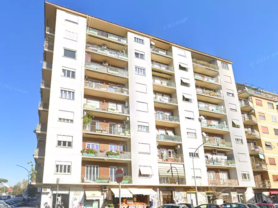 Immagine 1 di Appartamento in vendita  in Piazza Augusto Albini a Roma
