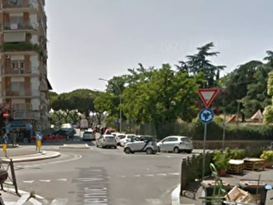 Immagine 8 di Appartamento in vendita  in Piazza Augusto Albini a Roma