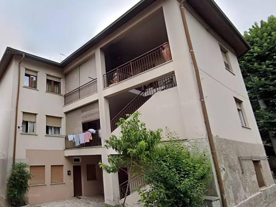 Immagine 2 di Appartamento in vendita  in Via Giosuè Carducci a Tradate