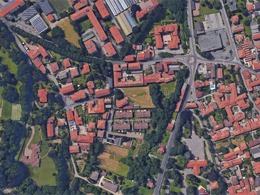 Immagine 17 di Appartamento in vendita  in Via Giosuè Carducci a Tradate