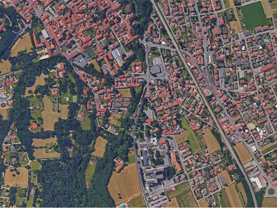 Immagine 18 di Appartamento in vendita  in Via Giosuè Carducci a Tradate