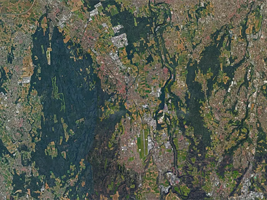 Immagine 21 di Appartamento in vendita  in Via Giosuè Carducci a Tradate