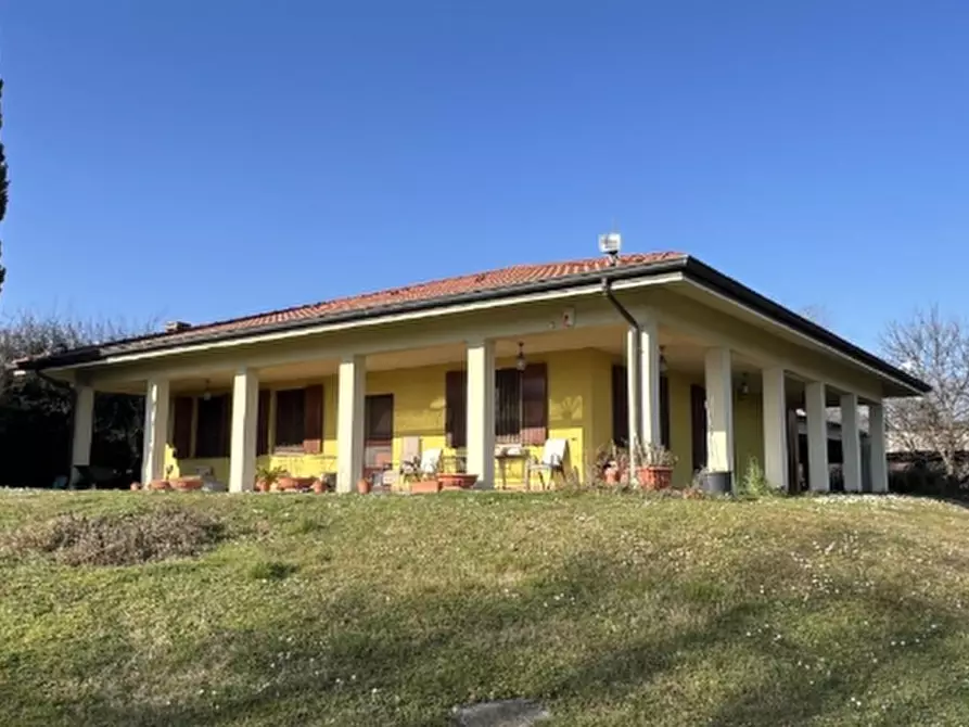 Immagine 6 di Villa in vendita  in Via dei Campi a Missaglia