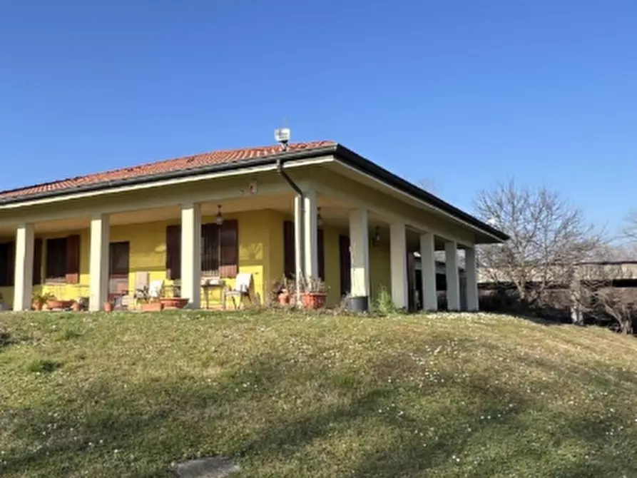 Immagine 11 di Villa in vendita  in Via dei Campi a Missaglia