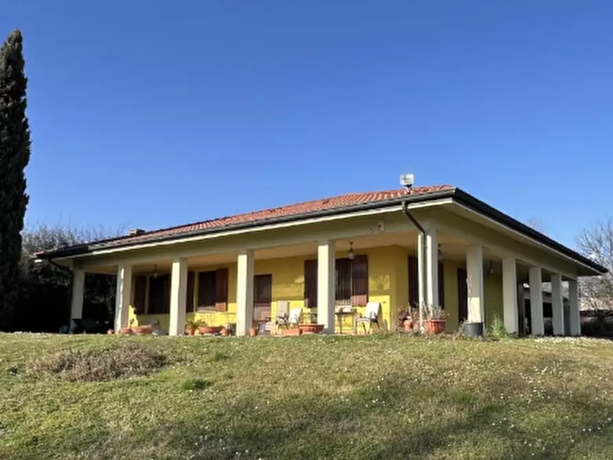 Immagine 12 di Villa in vendita  in Via dei Campi a Missaglia