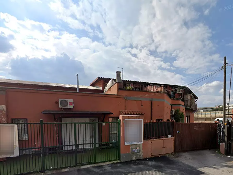 Immagine 1 di Negozio in vendita  in Via Gioia Tauro a Roma