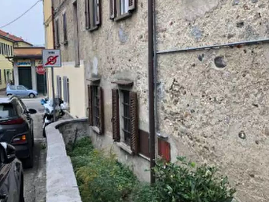 Immagine 6 di Appartamento in vendita  in Via Roma a Gazzada Schianno