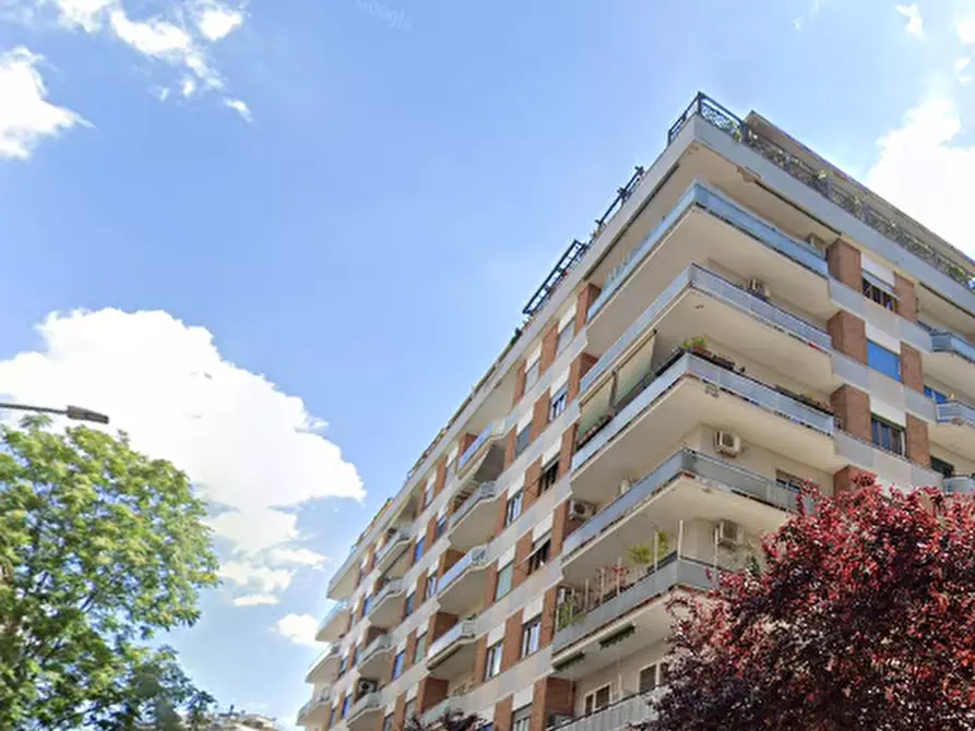 Immagine 3 di Appartamento in vendita  in Via Giacomo Trevis a Roma