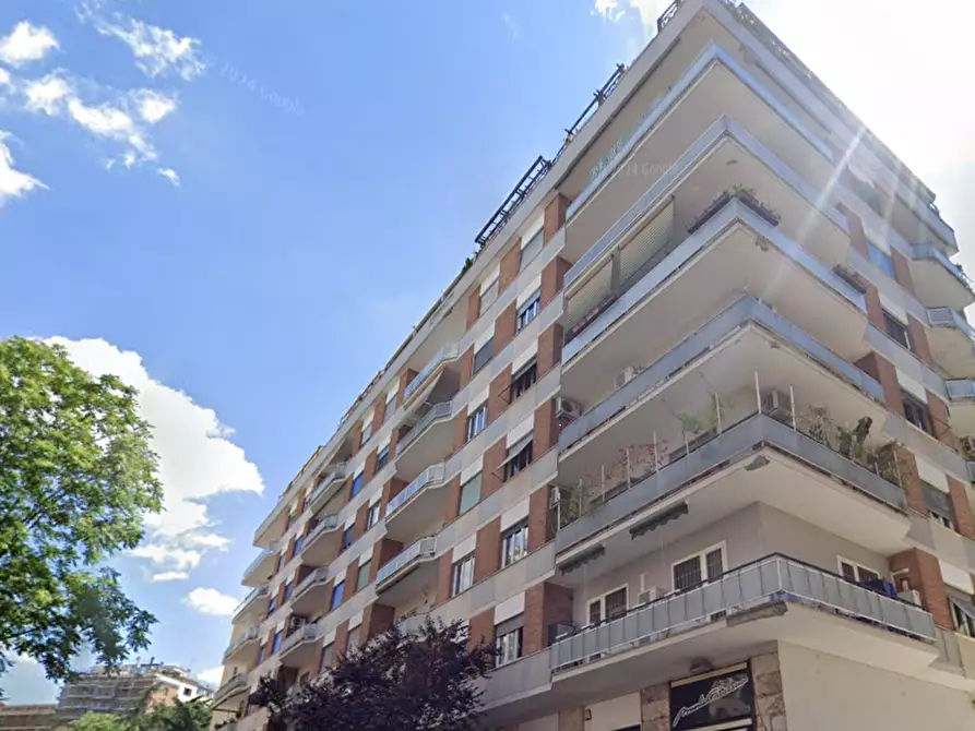 Immagine 4 di Appartamento in vendita  in Via Giacomo Trevis a Roma