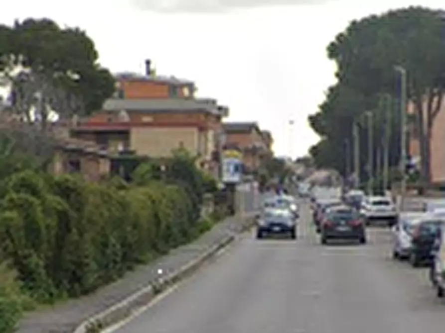 Immagine 6 di Negozio in vendita  in Via di Dragone a Roma