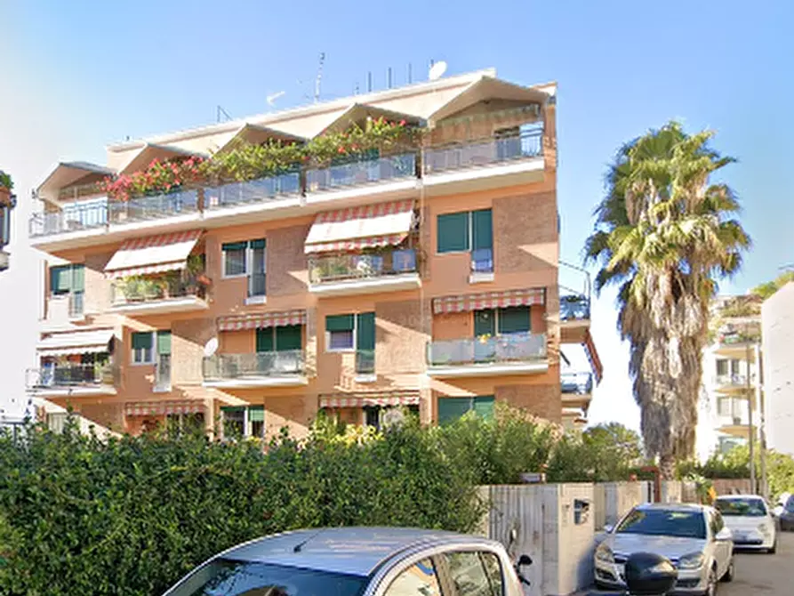 Immagine 11 di Appartamento in vendita  in Via Clemente IX a Roma